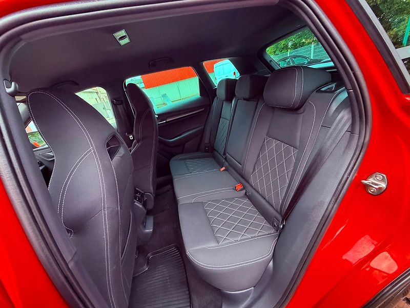 Škoda Karoq 1.5 TSi Sportline 4x4 DSG, ČR - fotka 13 z 34