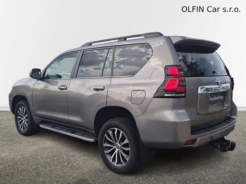 Toyota Land Cruiser LC 150 2,8 D-4D 4x4 6AT Comfor - fotka 4 z 29