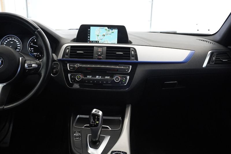 BMW Řada 1 120D 2,0 M-SPORT AUTOMAT - fotka 21 z 28