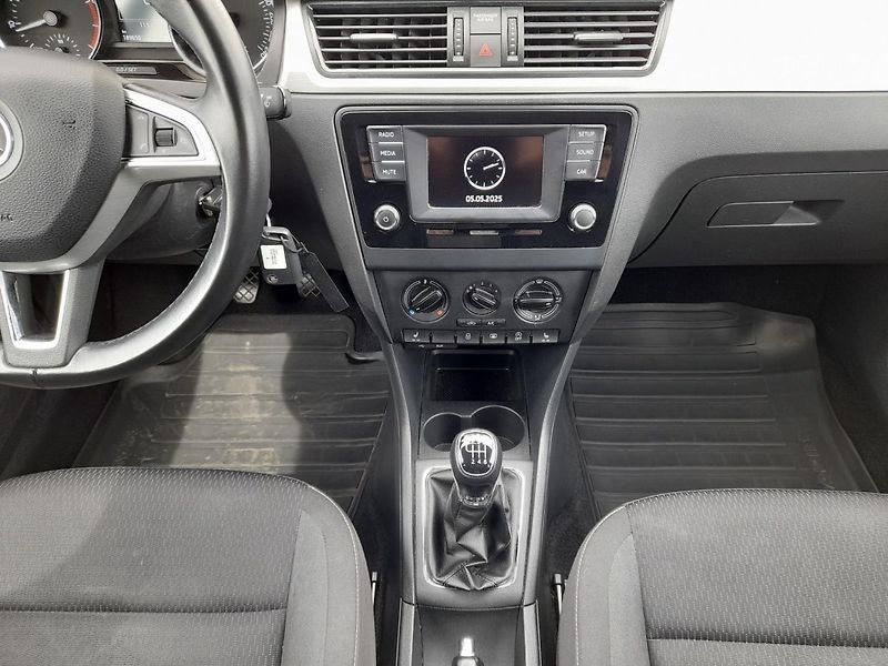 Škoda Rapid AMBITION FRESH 1.2TSi 81KW 6MP - fotka 19 z 20