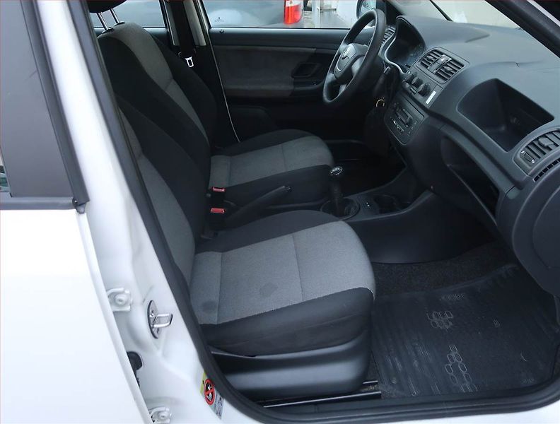 Škoda Fabia (2010) 1.2, Eko.zaplacen, po STK - fotka 9 z 14