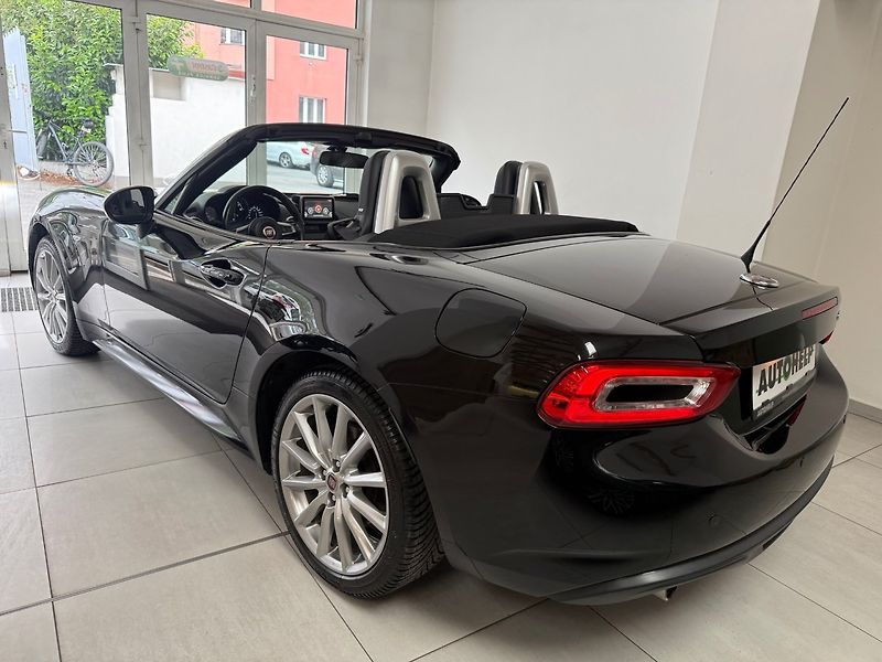 Fiat 124 Spider (2018) 1.4 Turbo AT Lusso - fotka 10 z 28