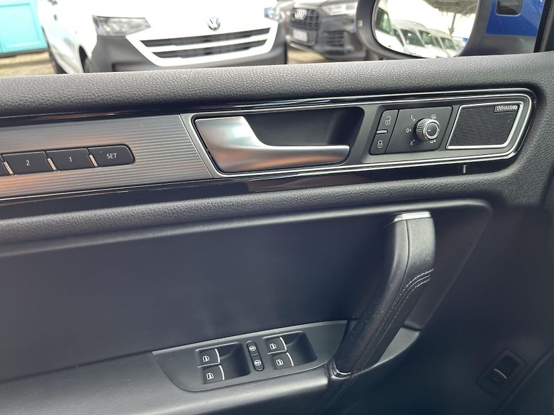 Volkswagen Touareg (2018) 3.0TDi V6 193kW R-line 4MOTTIO - fotka 17 z 24