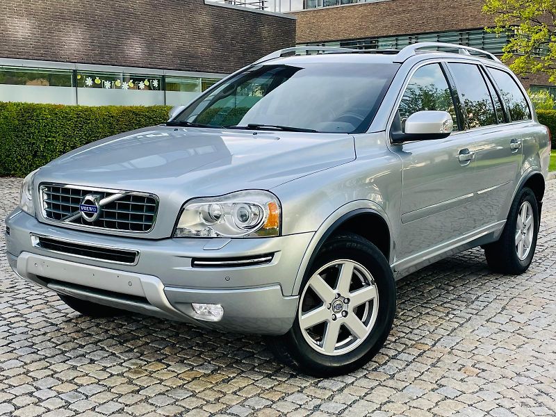 Volvo XC90 2.4 D5 4x4 AUT SERVISKA TAŽNÉ - fotka 1 z 49