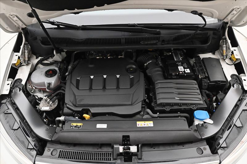 Volkswagen Touran 2,0 TDI 110 kW DSG COMFORT Zár - fotka 9 z 33