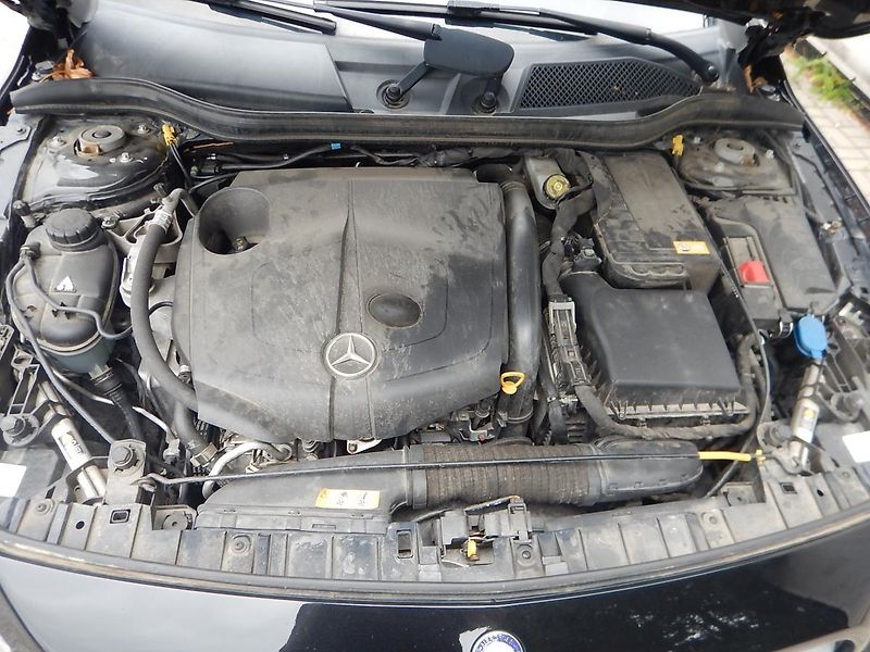 Mercedes-Benz GLA 220 CDI 4MATIC AMG AUTOMAT - fotka 29 z 33