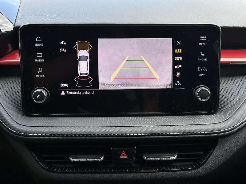 Škoda Fabia 1.0TSi 116PS Monte Carlo Bi-LE - fotka 28 z 35