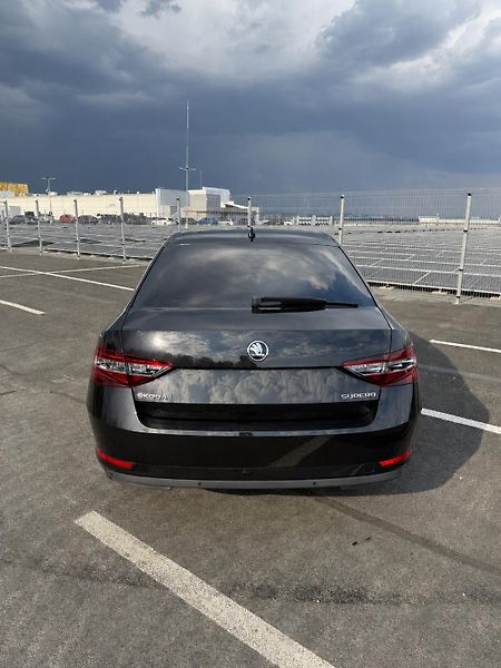 Škoda Superb (2017) Laurin & Klement 2.0 TDI 140kW - fotka 4 z 24