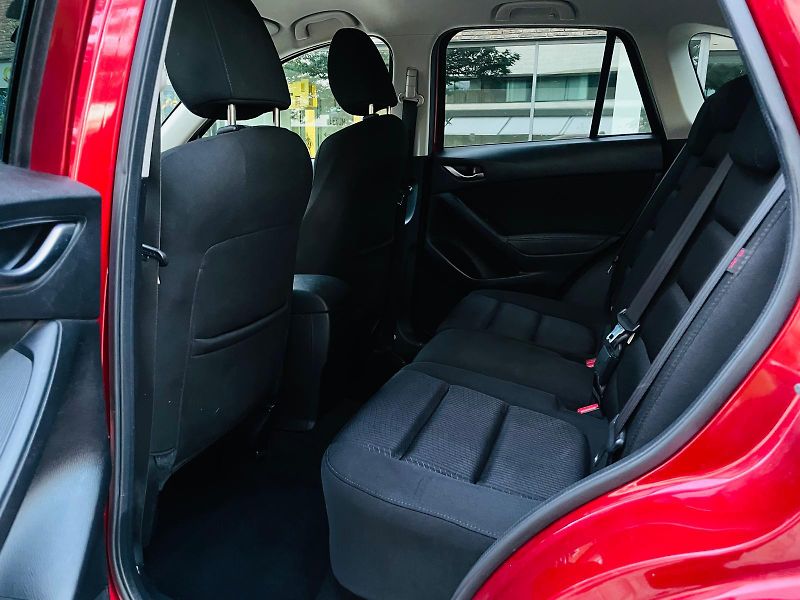 Mazda CX-5 2.0i MANUÁL 4x4 1MAJITEL TAŽNÉ - fotka 31 z 40