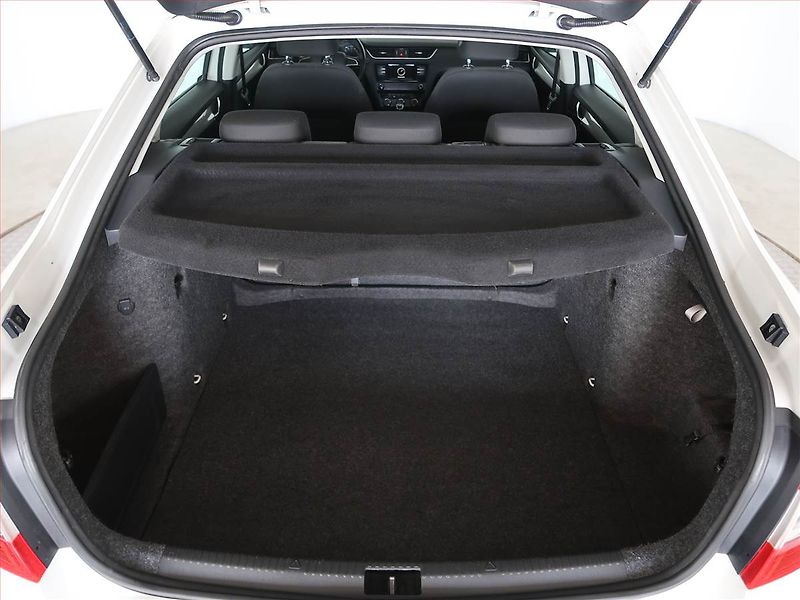 Škoda Octavia (2015) Ambition 1.6 TDI, Serv.kniha - fotka 13 z 14