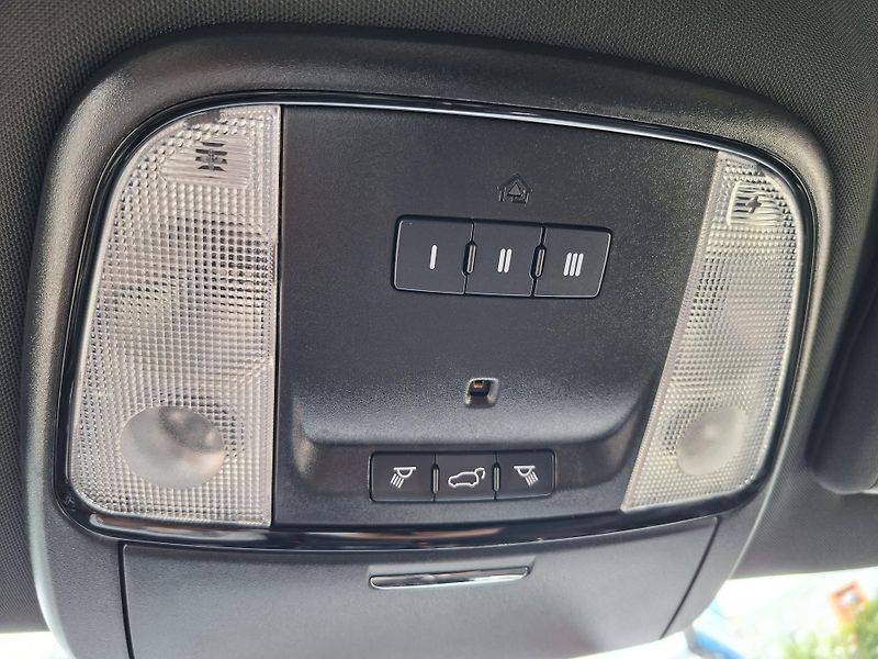 Dodge Durango (2021) 5,7L V8 4x4,Top výbava, 7 míst - fotka 27 z 31
