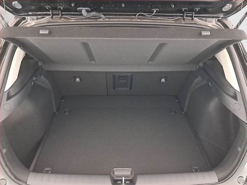 Kia K4 (2026) 1.6 T-GDI, Mrtvý úhel - fotka 14 z 16