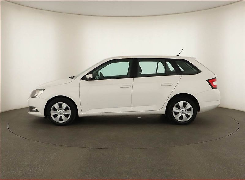 Škoda Fabia (2016) 1.4 TDI, nová STK, rezervace - fotka 3 z 10