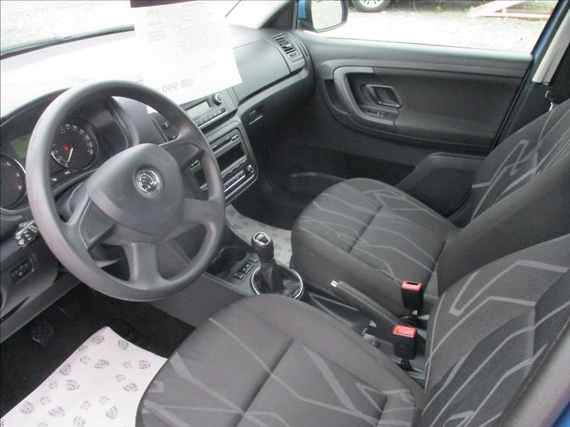 Škoda Fabia 1,2 TSI, aut.klima,serv.kniha, - fotka 17 z 44