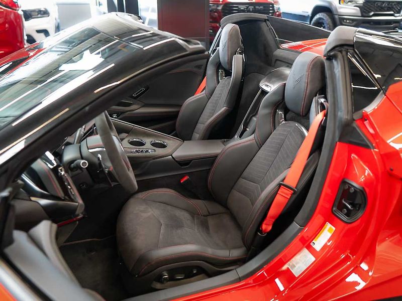 Chevrolet Corvette (2026) 6.2 Cabrio 3LT Z51 Facelift - fotka 15 z 41