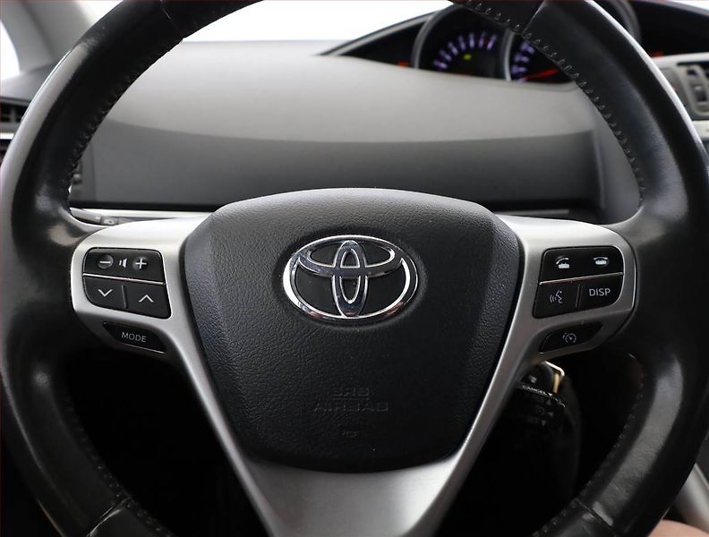 Toyota Verso (2015) 1.8 Valvematic, Serv.kniha - fotka 8 z 16