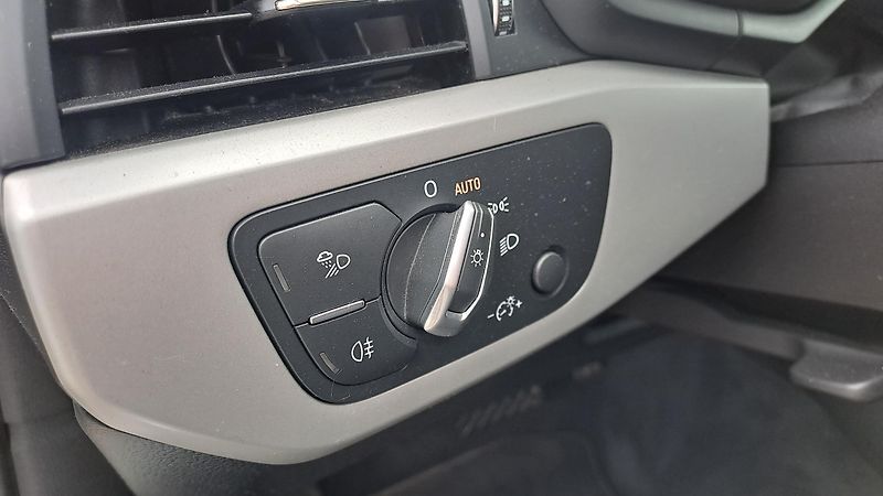 Audi A4 30 TDi S tronic Business line  - fotka 23 z 33
