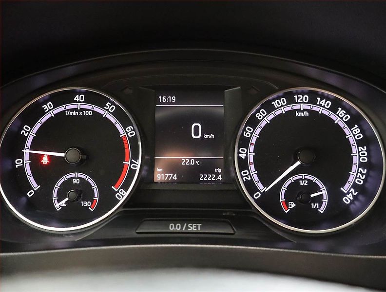Škoda Rapid (2019) 1.0 TSI, Park. senzory - fotka 11 z 17