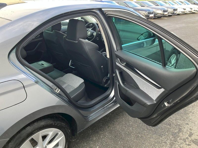 Škoda Octavia (2024) TOP SELEC TD 110/2.0 A7F - fotka 6 z 32