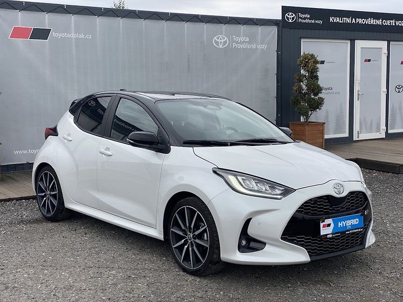 Toyota Yaris 1.5HEV 130, ČR, GR Sport, DPH - fotka 1 z 17