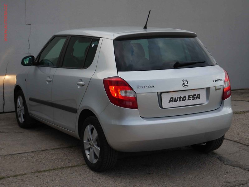 Škoda Fabia (2014) 1.2TSi, ČR, AC, tempo - fotka 4 z 15