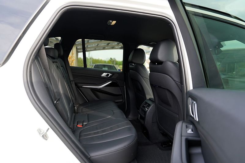 BMW X5 30d xDrive, Mpaket/21/Led - fotka 31 z 42