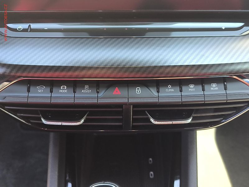 Škoda Octavia (2022) 2.0 TSi, RS, panor, Webasto - fotka 21 z 34