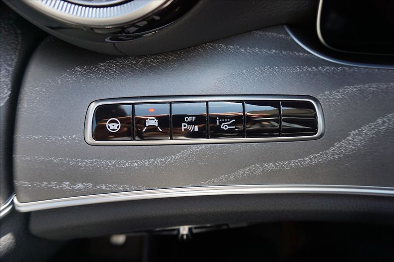 Mercedes-Benz CLS 3,0 450 4M, CZ původ - fotka 13 z 23