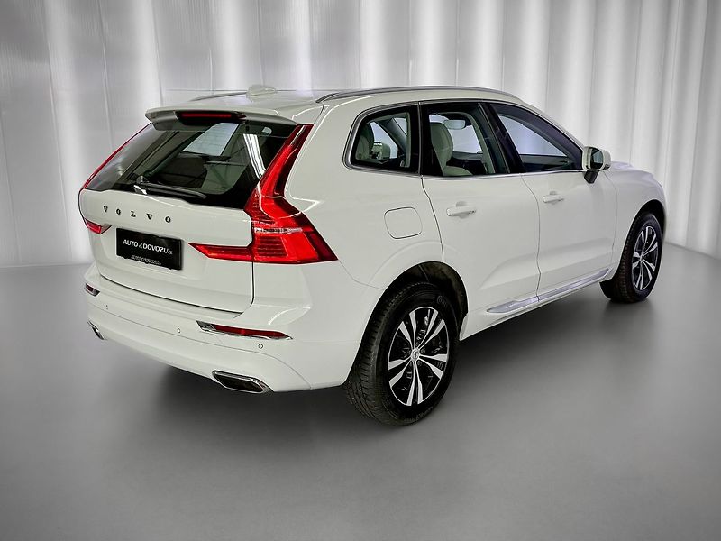 Volvo XC60 T6 AWD RECHARGE, ACC, PANORAMA - fotka 7 z 31