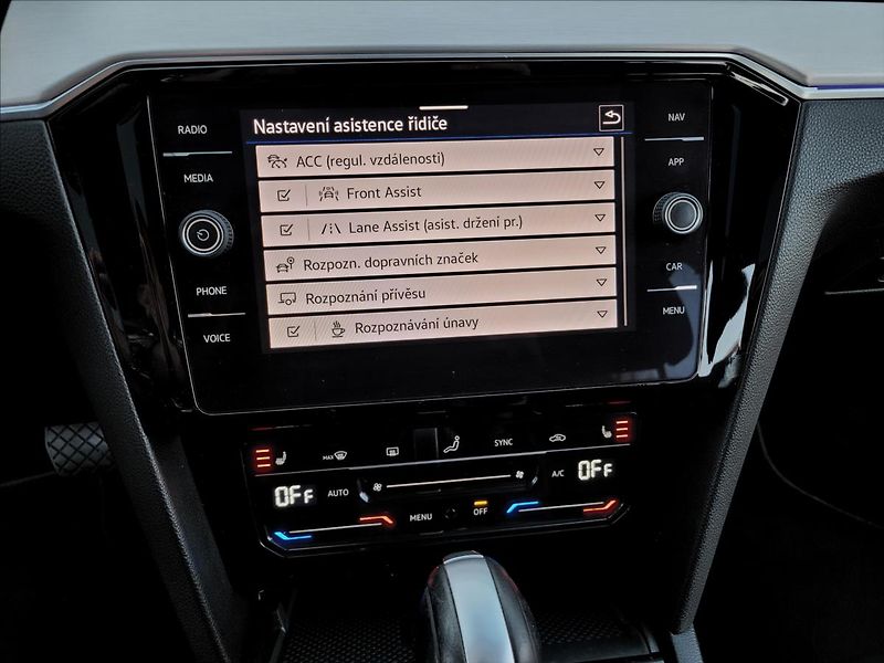 Volkswagen Passat 2,0 zálohováno - fotka 30 z 48