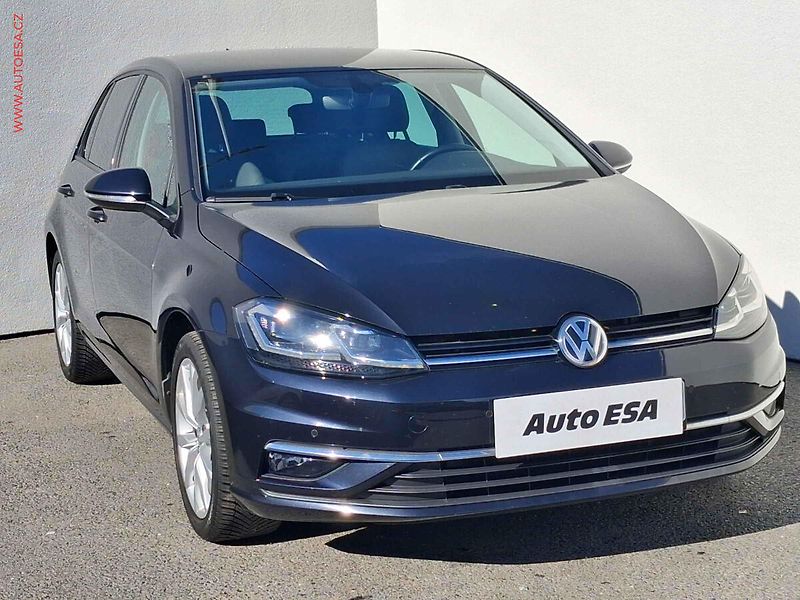 Volkswagen Golf (2018) 1.5 TSi, Comfortline, LED - fotografie inzerátu