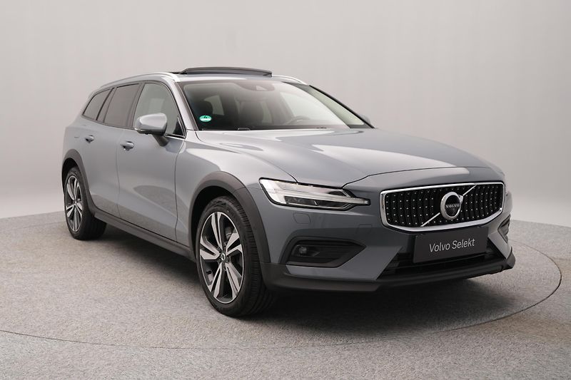 Volvo V60 CC MOMENTUM PRO AUT REZERVACE - fotka 12 z 48