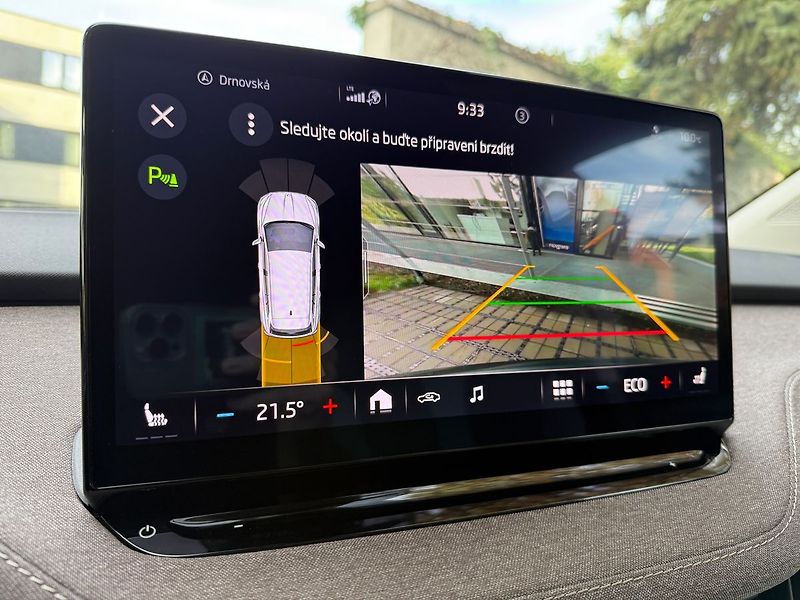 Škoda Enyaq iV60 Matrix LED Tažné - fotka 18 z 42