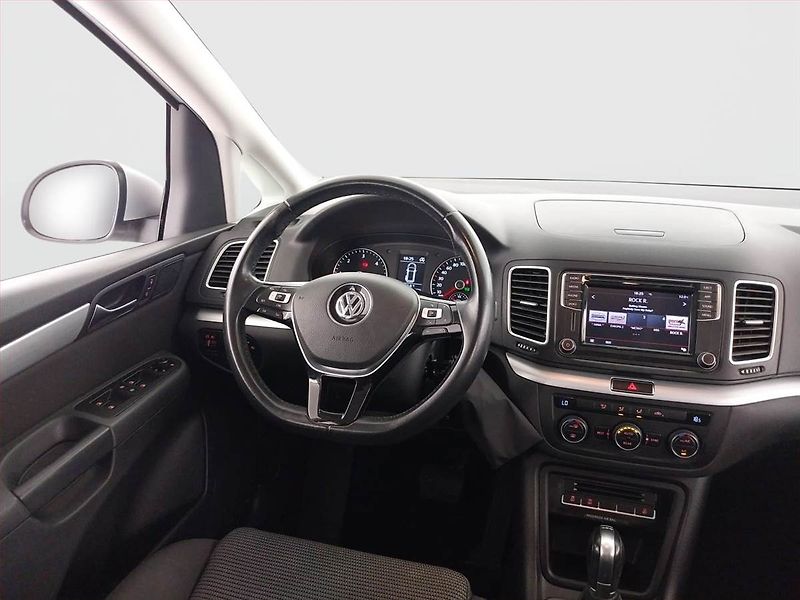 Volkswagen Sharan (2017) 2.0 TDI BMT - fotka 7 z 19