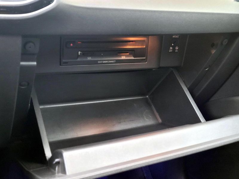 Seat Leon 2,0 TDI Style *SERV.KNÍŽKA* - fotka 31 z 45