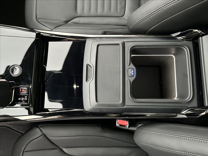Land Rover Range Rover Sport (2026) 4,4 SV BLACK EDITION P635 - fotka 46 z 55