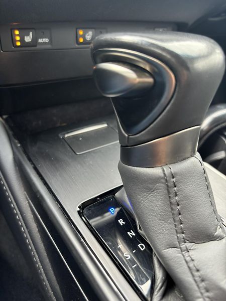 Lexus ES 300h (2023) - fotka 20 z 20
