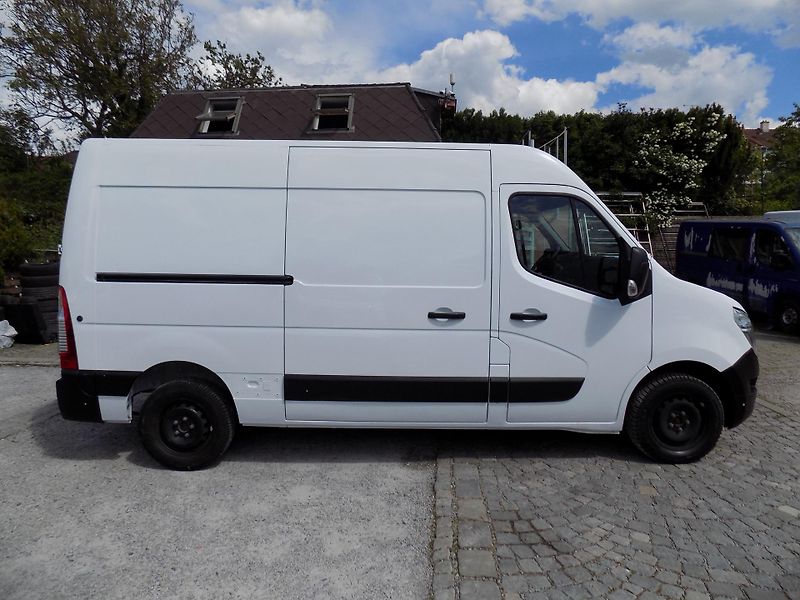 Nissan Interstar 2,3 DCI 100 KW L2H2 AC, TEMP - fotka 9 z 41