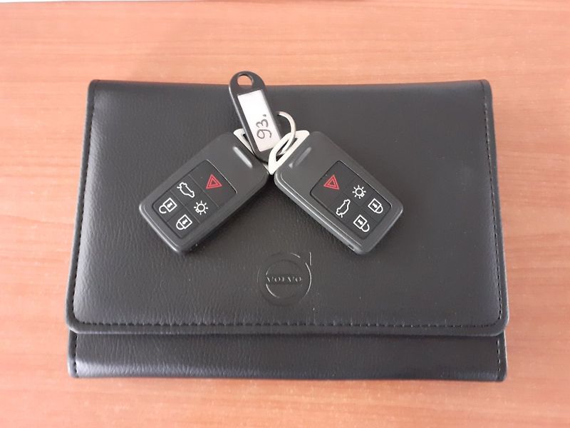 Volvo V40 (2018) 2.0 D CROSS COUNTRY - fotka 29 z 32