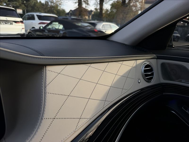 Mercedes-Benz Třídy S 560 4Matic AMG - fotka 21 z 32