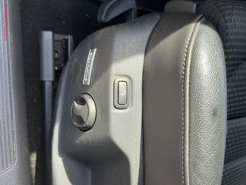 Volkswagen Golf (2015) 1.6TDI, Navi - fotka 12 z 21