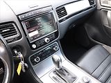 Volkswagen Touareg 3,0 TDI V6 DSG R-LINE CZ 4M - náhled 17