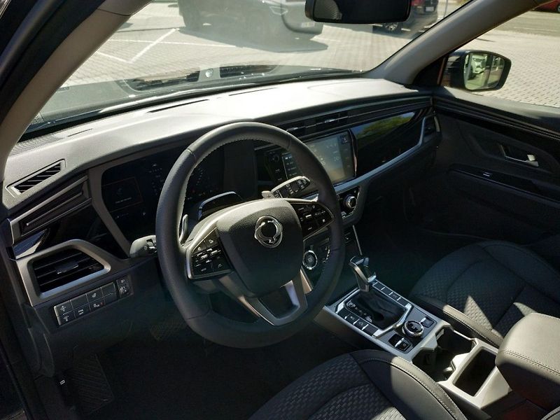 KGM Korando 1.5T, ELEG.,2WD, AT, SKLADEM - fotka 14 z 31