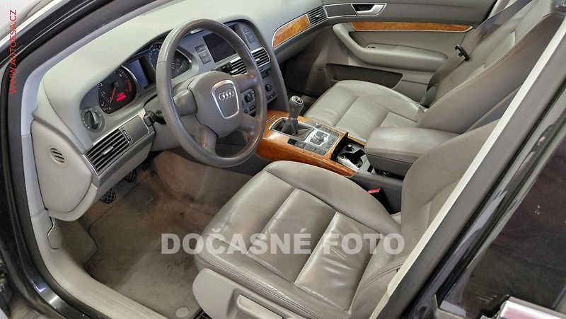 Audi A6 (2004) 2.4i, 1.maj, kůže, autoAC - fotka 3 z 3