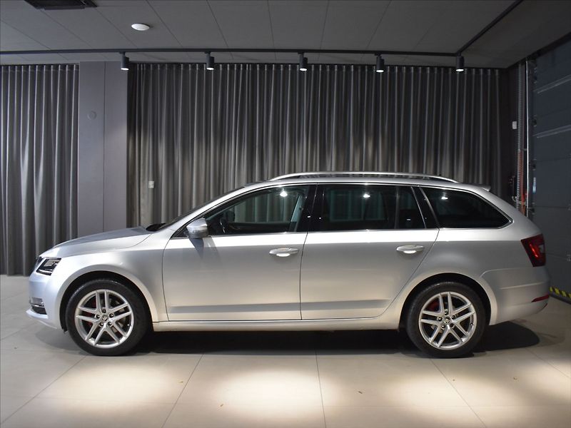 Škoda Octavia 2,0 2,0TDi Style Tažné,Canton - fotka 2 z 21
