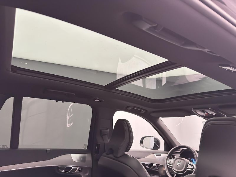 Volvo XC90 B5 AWD ULTIMATE AUT  - fotka 33 z 57