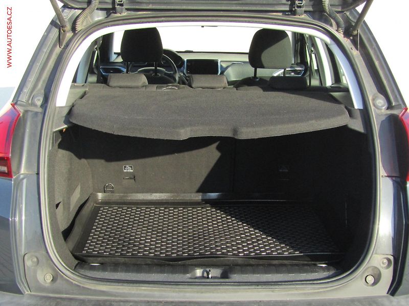 Peugeot 2008 (2018) 1.2 PT, ČR, Active - fotka 7 z 16