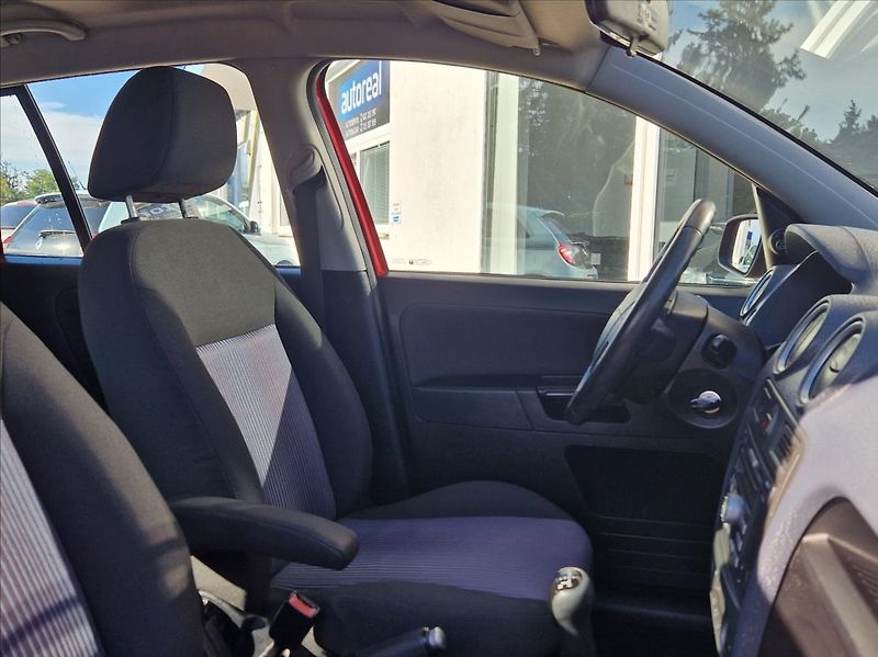 Ford Fusion 1,4 i SENZORY AUTAC PO SERVISU - fotka 16 z 35