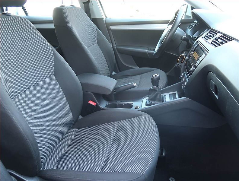 Škoda Octavia (2017) Ambition 1.6 TDI, Serv.kniha - fotka 9 z 15