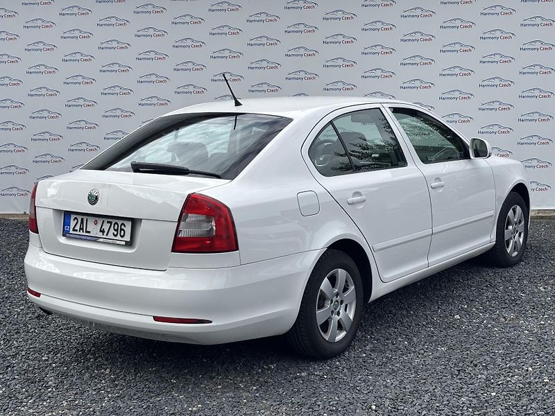 Škoda Octavia (2011) 1.6TDI, 77kW, ČR - fotka 8 z 15